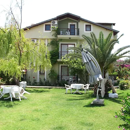 Otel Crescent Hasirci