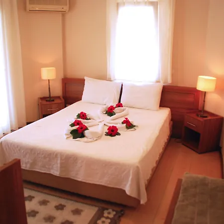 Hotel Crescent Hasirci 4*