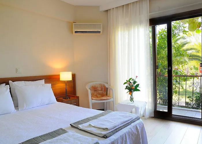 Crescent Hasirci Hotell 4*